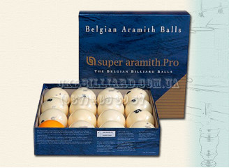 Из чего делают бильярдные шары?