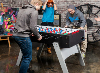 Как играть в настольный футбол