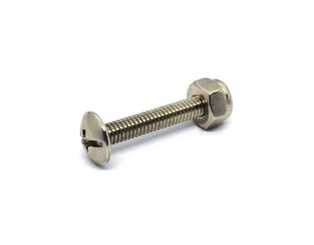 Болт с гайкой для крепления футболистов 16мм